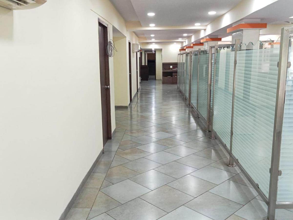 Hotel Western Court Boisar Bagian luar foto