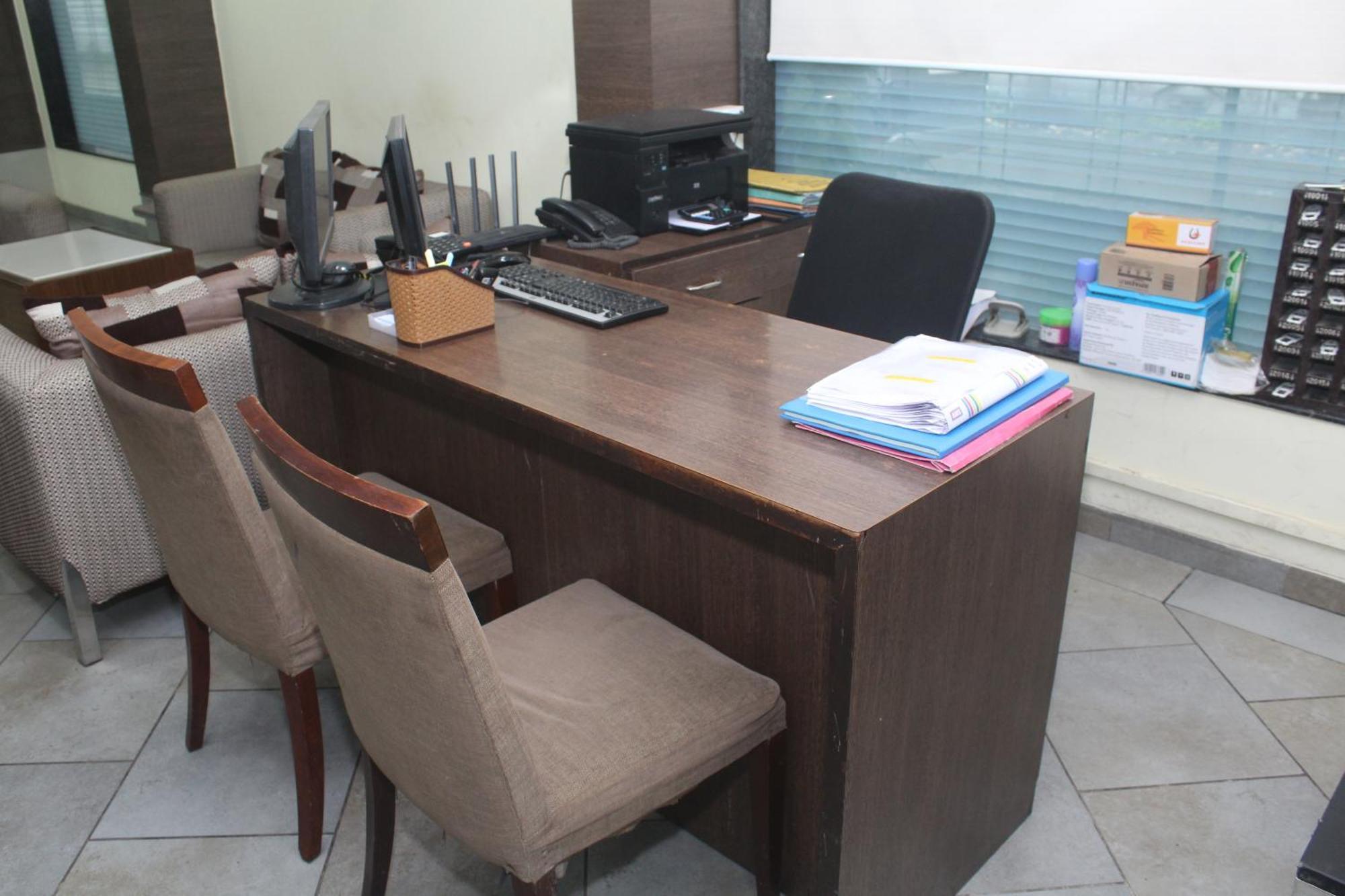 Hotel Western Court Boisar Bagian luar foto