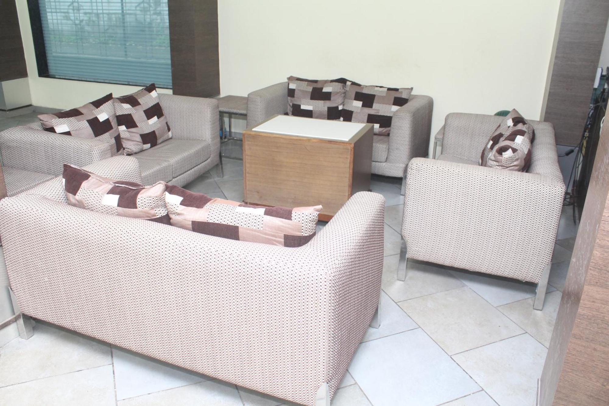 Hotel Western Court Boisar Bagian luar foto